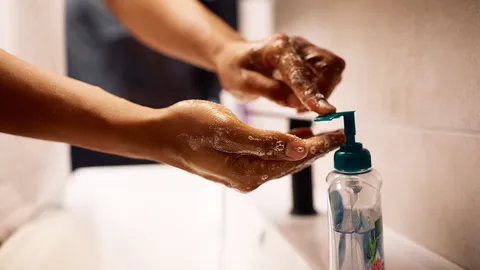 สบู่เหลวก่อมะเร็ง? "ข่าวปลอม" เตือนอย่าหลงเชื่อ!