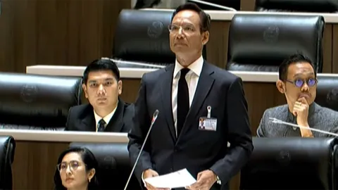 สภาฯถกเดือด วิกฤติพลังงาน ล็อกเป้ากักตุน 6 แห่ง กรณ์ยันไอ้โม่งมีจริง "อนุทิน" ขับโชว์รถอีวี