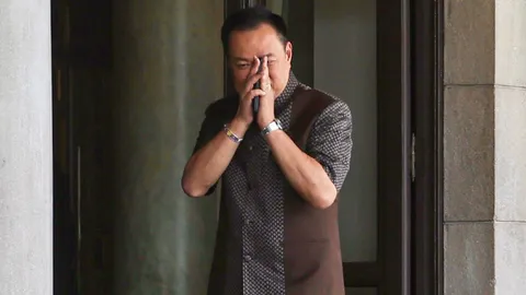 “อนุทิน” ขับรถยนต์ไฟฟ้าเข้าทำเนียบวันที่ 2  นัดถกด่วนครม.เศรษฐกิจ