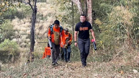 “ตี๋ ภัทรพงษ์” นำทีม “ส้มสู้ไฟ” ช่วยดับไฟป่า หวังลด ค่า PM2.5 ภาคเหนือ 