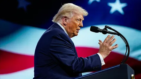 ทรัมป์กดดันอิหร่านเปิดช่องแคบฮอร์มุซ แต่หลุดปากเรียก “ช่องแคบทรัมป์”