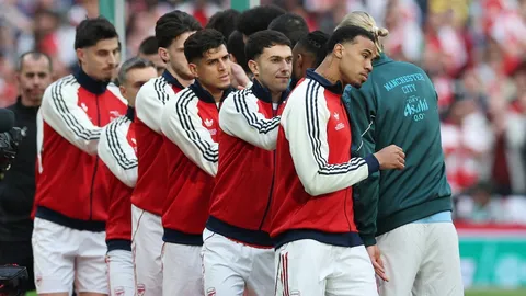 เหลือจะเชื่อ 10 แข้ง อาร์เซน่อล ถอนตัวทีมชาติ ระหว่างลุ้น 3 แชมป์