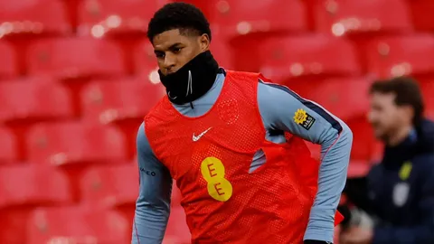 ไม่ง้อ "บาร์เซโลนา" แล้ว "แมนยู" ยิ้มกริ่ม มีอีก 2 ทีมสนกระชาก "แรชฟอร์ด" ไปล่าตาข่ายในแดนหน้า