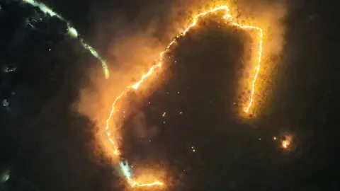 ไฟป่าเชียงใหม่กลางดึก ในพื้นที่ ตำบลออนใต้ อำเภอสันกำแพง