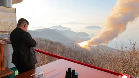 “คิม จองอึน” คุมทดสอบเครื่องยนต์ขีปนาวุธแรงสูงรุ่นใหม่ เร่งยกระดับศักยภาพโจมตี