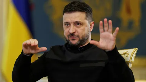 เซเลนสกีเผย พันธมิตรบางรายขอให้เคียฟหยุดโจมตีน้ำมันรัสเซีย