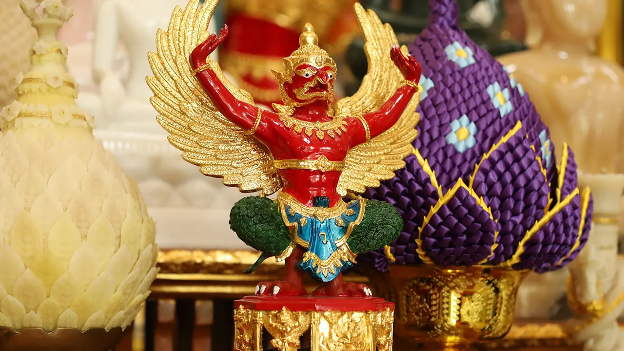 เจาะลึก 3 รุ่น “พญาครุฑ”หลวงพ่อวราห์ พุทธคุณแรงทำไมต้องมีไว้ครอบครอง