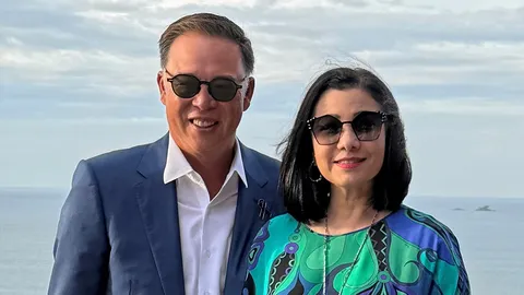 “นางแบก”