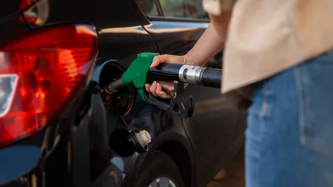 เช็กเงื่อนไขเติมน้ำมันเอง จ่ายถูกกว่า 40 สต./ลิตร ชำระเงินผ่านแอปฯ บลูพลัส เท่านั้น