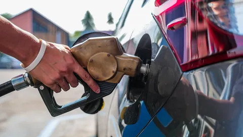 ลักหลับกลางดึกอีกแล้ว ขึ้นน้ำมัน อ้างสกัดคนกักตุน ชงไทยช่วยไทยพลัส เปิดลงทะเบียนเม.ย. เริ่มใช้พ.ค.