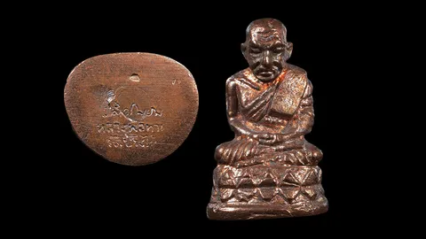 พระกริ่งบัวรอบ  หลวงปู่ทวด (ก้นลายเซ็น)  ปี 2508 วัดช้างให้