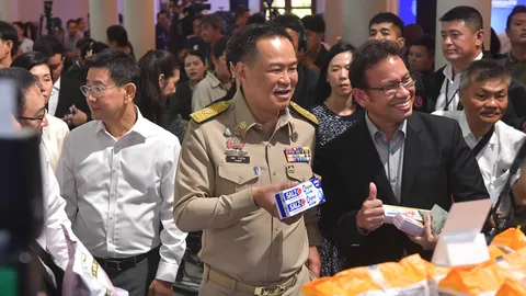 “ไทยช่วยไทย” คิกออฟแล้ววันนี้ นายกฯ พา “ศุภจี” อุดหนุน ยาสีฟัน ข้าวสาร