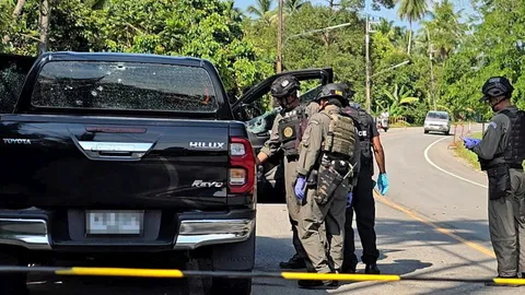 โจรใต้ถล่ม 70 นัด ฆ่าปลัดอำเภอ-แฟน ปล้นปืนเอ็ม 16 เผ่นหนี อีกจุดเผารถซ่อมถนน