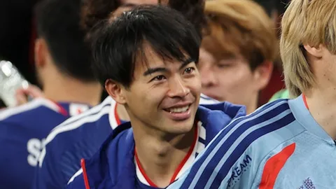 มิโตมะ พูดติดตลก หลังซัดพา ทีมชาติญี่ปุ่น บุกดับ ทีมชาติอังกฤษ คาบ้าน