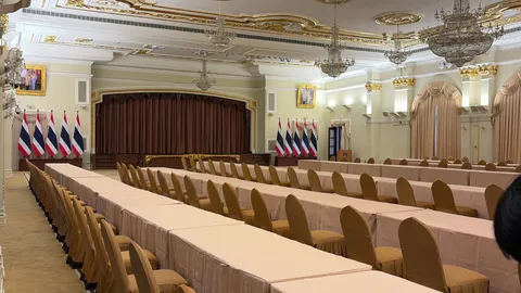 ทำเนียบฯ เตรียมสถานที่ถ่ายรูปติดบัตร รมต.-ประชุม ครม.นัดพิเศษ 6 เม.ย.