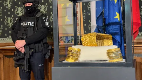 ได้คืนแล้ว "หมวกทองคำ" อายุ 2,500 ปี หลังพิพิธภัณฑ์เนเธอร์แลนด์ถูกแก๊งบุกปล้น