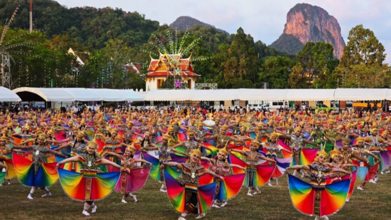 พัทลุงจัดงาน “สืบสานศิลป์ถิ่นโนรา” อนุรักษ์มรดกภูมิปัญญาทางวัฒนธรรมครั้งยิ่งใหญ่