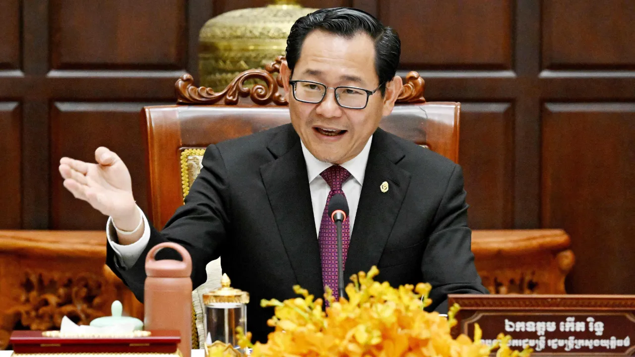 รัฐสภากัมพูชา ไฟเขียวกฎหมายยฉบับแรกที่มุ่งปราบศูนย์สแกมเมอร์ เพิ่มโทษจำคุกหนักสุด 20 ปี