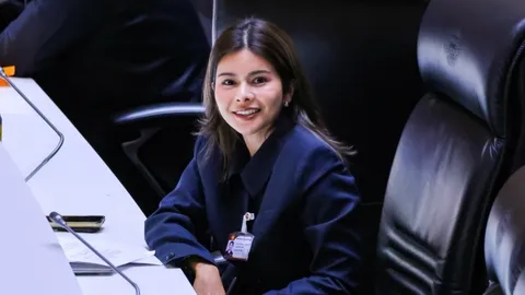 “ลิซ่า” อัดยับขบวนการจ้องยุบพรรคประชาชน กระตุกต่อมละอาย กกต. ยั้งมือฉุดรั้งประเทศ 