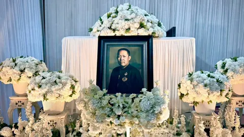 ร่วมอาลัย ลูกศิษย์คนสนิท "อ.เฉลิมชัย" แน่นวัดร่องขุ่น เตรียมฌาปนกิจ 6 เม.ย.นี้