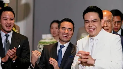 “3 หนุ่ม 3 มุม”