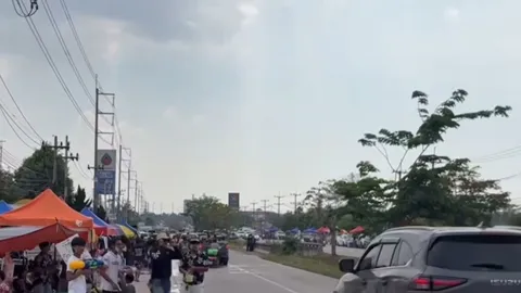 "สงกรานต์บ่อวิน" ปี 2569 คนยังคึกคัก ออกมาเล่นน้ำคลายร้อน ไม่หวั่นน้ำมันแพง