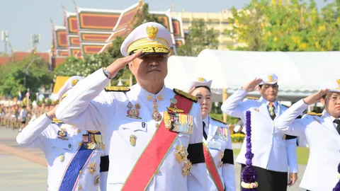 นายกฯ วางพานพุ่มดอกไม้ถวายราชสักการะ พระบาทสมเด็จพระพุทธยอดฟ้าจุฬาโลก วันจักรี