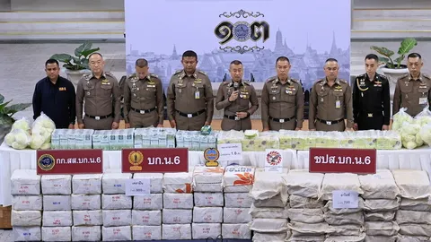 ยึด "ยาไอซ์-ยาเค" รวมกว่า 1.6 ตัน ซุกรถขนกะหลํ่าปลี ตบตาตํารวจ