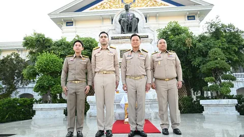 “อนุทิน” นำ 3 รมช. ป้ายแดง เข้ากระทรวงมหาดไทยวันแรก ชูโปรไฟล์-ประสบการณ์ทำงานเข้าถึง ปชช.