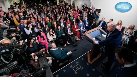 "ทรัมป์" เดือด ขู่จำคุกนักข่าว ปมเผยข้อมูลลับช่วยเหลือนักบินในอิหร่าน