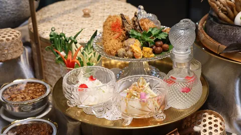 ชี้เป้า 5 ร้านข้าวแช่ชาววัง 2569 อร่อยชื่นใจ มีให้เลือกทั้งราคาย่อมเยาและระดับมิชลิน