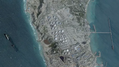 สหรัฐฯ โจมตี “เกาะคาร์ก” ของอิหร่านรอบ 2 อ้างถล่มเป้าหมายทางทหาร