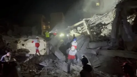 อิหร่านระอุ! ถูกถล่มโครงสร้างพื้นฐานทั่วประเทศ รถไฟ-ถนนพัง เสียชีวิตแล้วอย่างน้อย 2 ราย