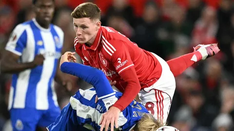 แมนยู หรือ แมนซิตี้ "เอลเลียต แอนเดอร์สัน" เลือกทีมใหม่แล้ว