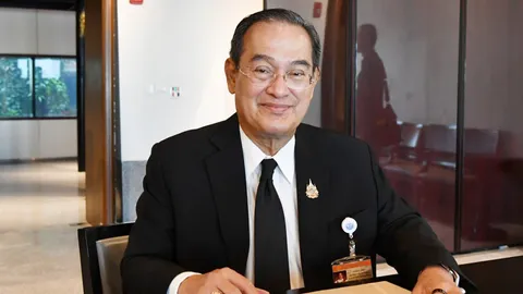 “นิกร จำนง” รายงานตัวสภาฯ เป็น สส.บัญชีรายชื่อ แทน “ซาบีดา”