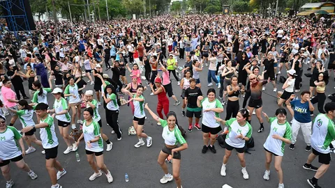 จากลานสวนสู่ไวรัล! ถอดสูตรความปังแอโรบิกสวนลุม ทำไมแอโรบิกสวนลุมถึงครองโซเชียล?