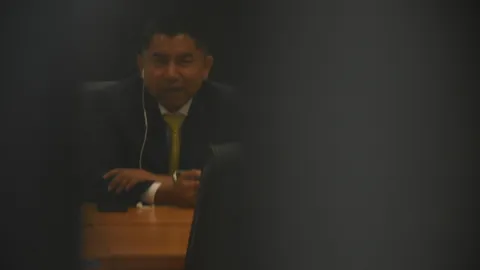 บิ๊กโจ๊ก เดินทางพบ อัยการสูงสุด ปมคดีสินบนทองคำ 246 บาท