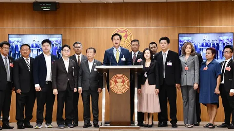 “คริส โปตระนันทน์” ลั่น 3 สส.พรรคเศรษฐกิจ ประกาศสละสิทธิเงินบำนาญ สส. 