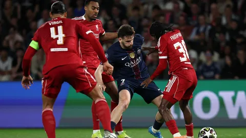 ผลบอลเมื่อคืน ลิเวอร์พูล บุกพ่าย เปแอสเช ศึก UCL รอบ 8 ทีม นัดแรก