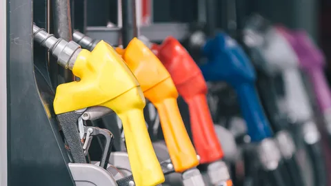 พบพิรุธกักตุนน้ำมัน ผลตรวจ "4 คลัง" รถกั๊กไม่ส่งปั๊ม รอชงคดีพิเศษ ประกาศให้ลด "ดีเซล 2.14 บาท"