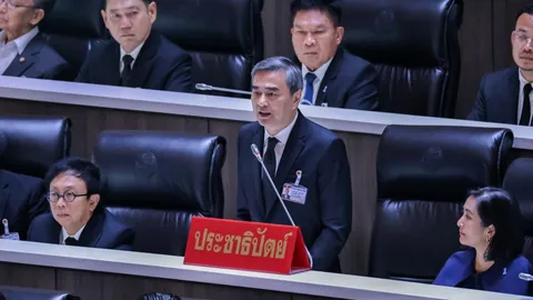 “อภิสิทธิ์” สับเละ นโยบายรัฐบาล ไร้ความหวัง-ไร้จริยธรรม ซัดผลักภาระน้ำมันให้ประชาชน