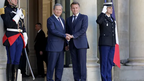 "ฮุน มาเนต" โพสต์ภาพคู่ "มาครง" ชูฝรั่งเศส-กัมพูชา เป็น "หุ้นส่วนทางยุทธศาสตร์"