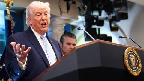 ทรัมป์เตือนอิหร่าน ห้ามเก็บค่าผ่านทางเรือบรรทุกน้ำมันในช่องแคบฮอร์มุซ