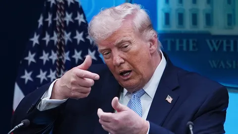 โลกรอผลเจรจา สหรัฐ-อิหร่าน ส่งตัวแทนประชุม ที่ปากีสถานพรุ่งนี้ ทรัมป์ขู่-ล้มเหลว จ่อถล่มครั้งใหญ่