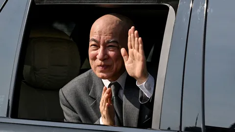 กษัตริย์กัมพูชาประชวรมะเร็งต่อมลูกหมาก เตรียมประทับรักษาพระองค์ที่ปักกิ่ง 1-2 เดือน