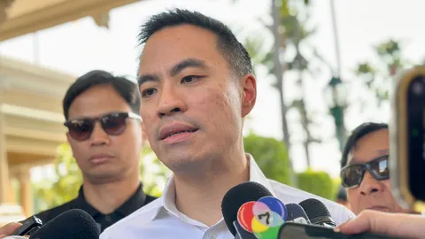 “เอกนัฏ” ยันสงกรานต์มีน้ำมันเพียงพอ ชี้ไม่จำเป็นออก พ.ร.ก.กู้ หากกองทุนน้ำมันบริหารสภาพคล่องได้