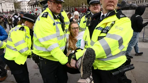 ตำรวจลอนดอนจับกุมผู้ประท้วง 523 ราย รวมตัวค้านคำสั่งแบนกลุ่ม Palestine Action