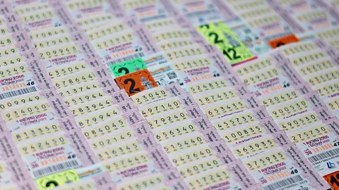 ส่องดวงโชคลาภ 16 เม.ย. 69 ซินแสดังเผยเลขเด่นมาแน่ พร้อมเตือนคนเกิด 2 วันนี้ควรเลี่ยง