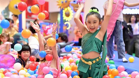 เดอะ มอลล์ ฉลองสงกรานต์อย่างคึกคัก