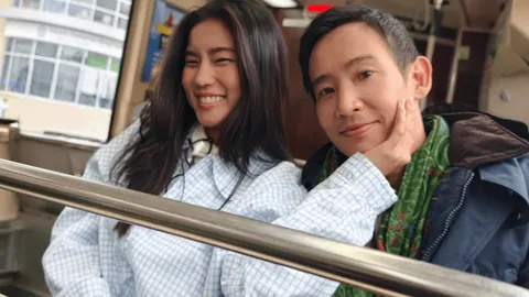 ก้อย อรัชพร บินตรงถึงบอสตัน ปะแป้งให้ ทิม พิธา สงกรานต์นี้พ่อไม่เหงาแล้ว